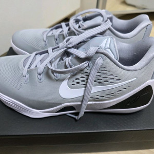 코비 9 엘리트 로우 EM 프로트로 그레이