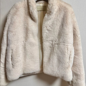 아이보리 페이크퍼 자켓