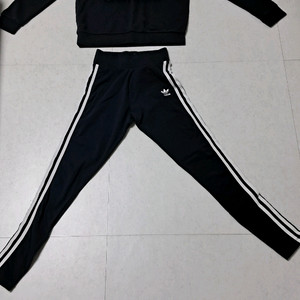 아디다스 맨투맨.레깅스세트