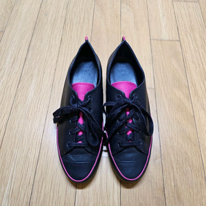 KUHO 가죽 스니커즈 245mm