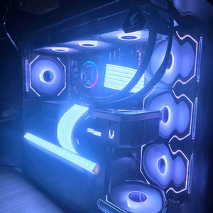 라이젠7 9800X3D RTX5080 본체 급매합니다