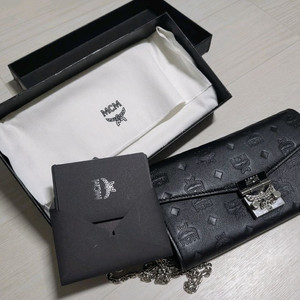 MCM 여성용 체인 클러치백 지갑