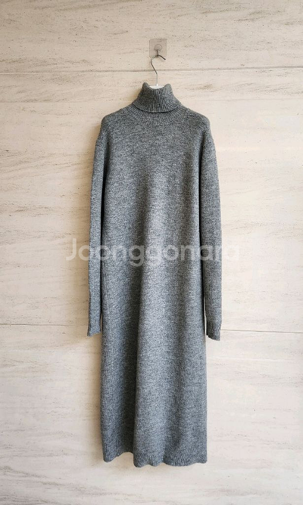 자라 터틀넥 니트 롱원피스 M사이즈--1