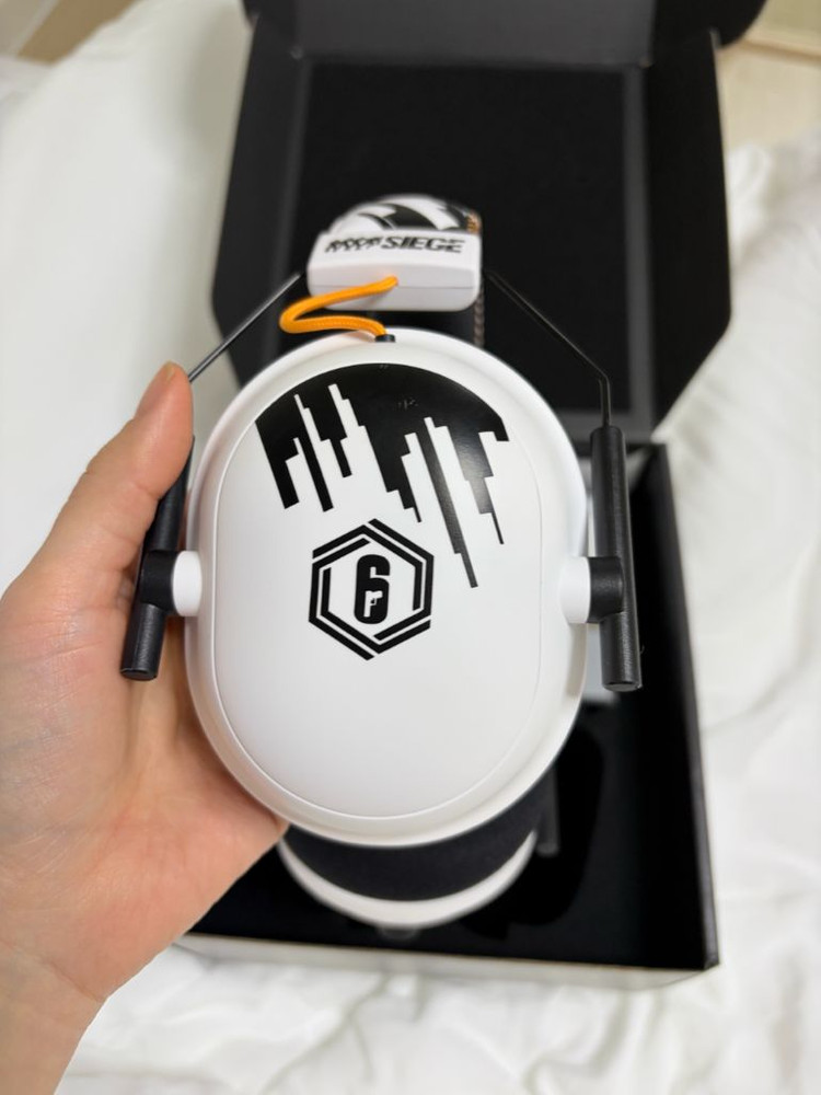 레이저 블랙샤크 V2 Pro Siege 스페셜 에디션 무선헤드셋 이미지