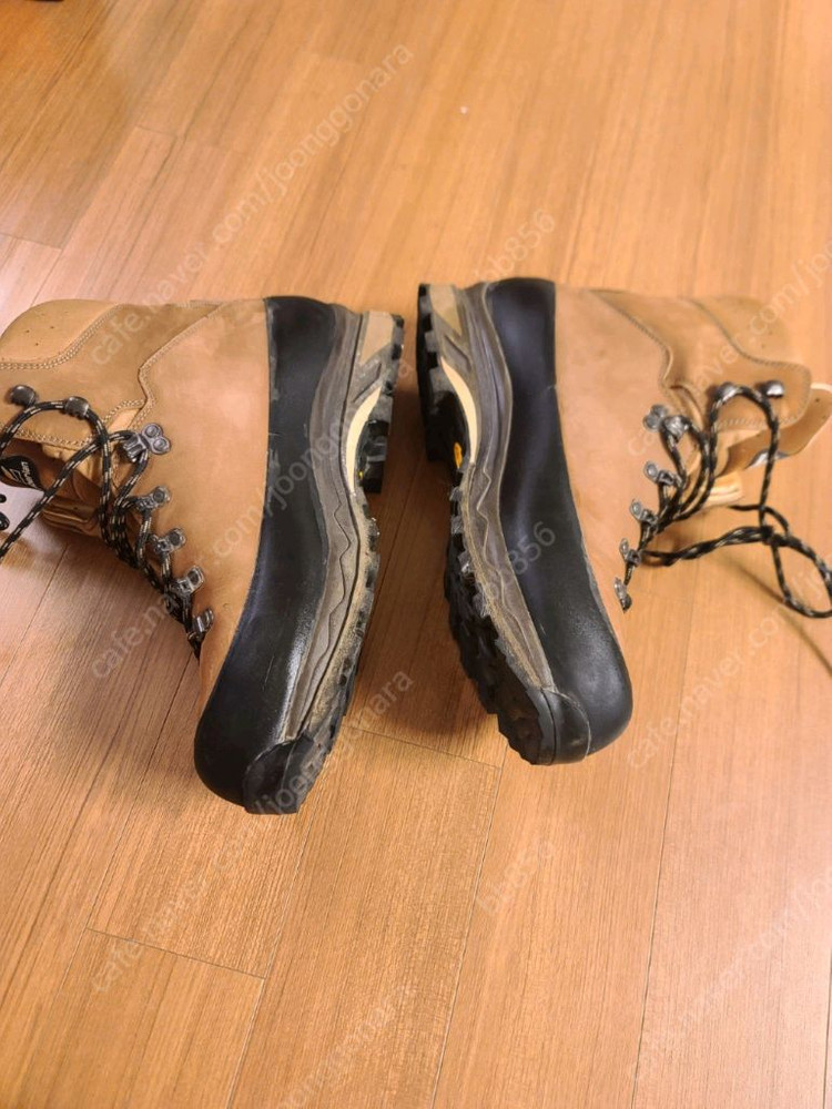 잠발란 등산화 (1시간 채 안신은)거의 새거 이미지