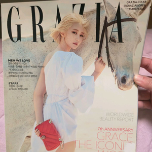 잡지 6종 판매합니다. (메인: 이제훈, 박정민 화보 인터뷰 위주)