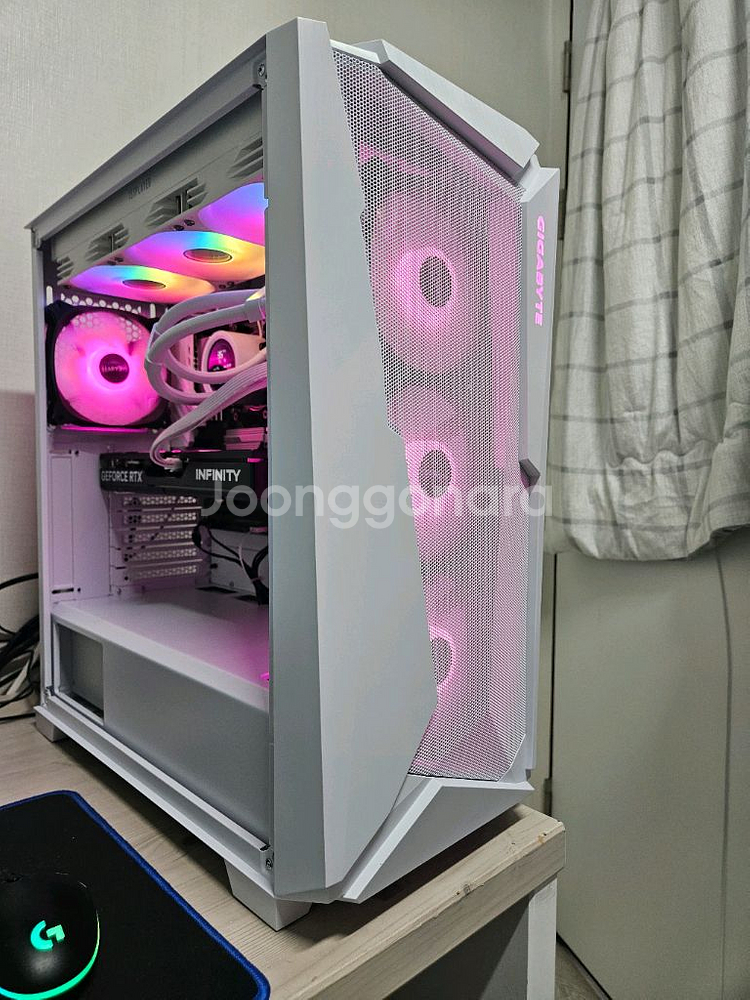 (화이트)라이젠9800X3D 1테라 지포스 5070 화이트수냉pc!--3