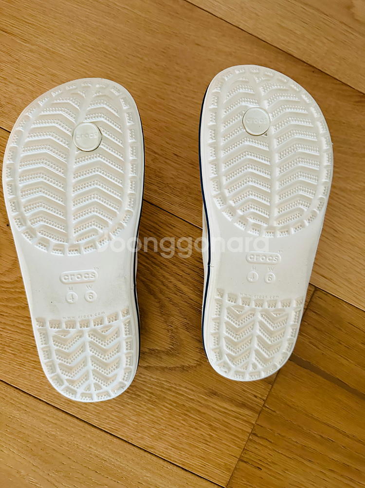 크록스 화이트 쪼리 W6사이즈 초단시간 1회착용--4