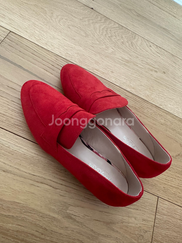 지니킴 레드 스웨이드 3cm 키튼힐 로퍼 240사이즈 새 제품--2