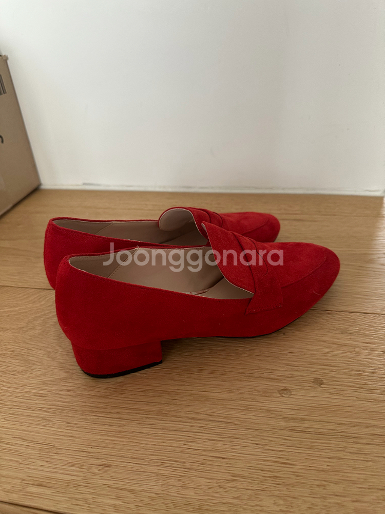 지니킴 레드 스웨이드 3cm 키튼힐 로퍼 240사이즈 새 제품--3