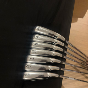 타이틀리스트 T200 3세대 최신형아이언세트 골프채 팝니다.