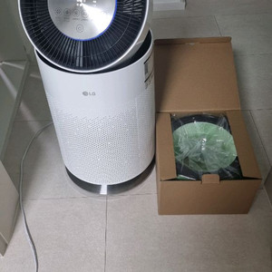 LG퓨리케어 360 1단 공기청정기. A급 과 새필터 포함 판매