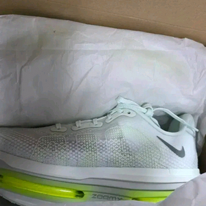 나이키 보메로 프리미엄 270mm