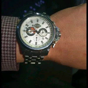 부로바할리데이비슨 시계