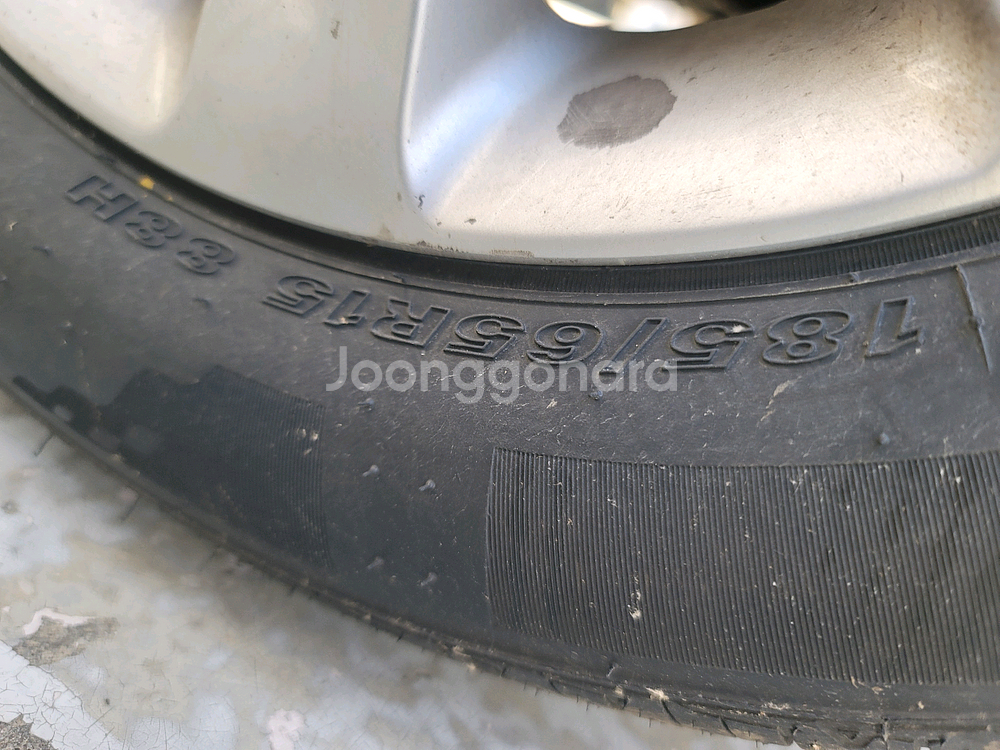 올10월에구입한18인치 순정 알로이 휠타이어 세트--4