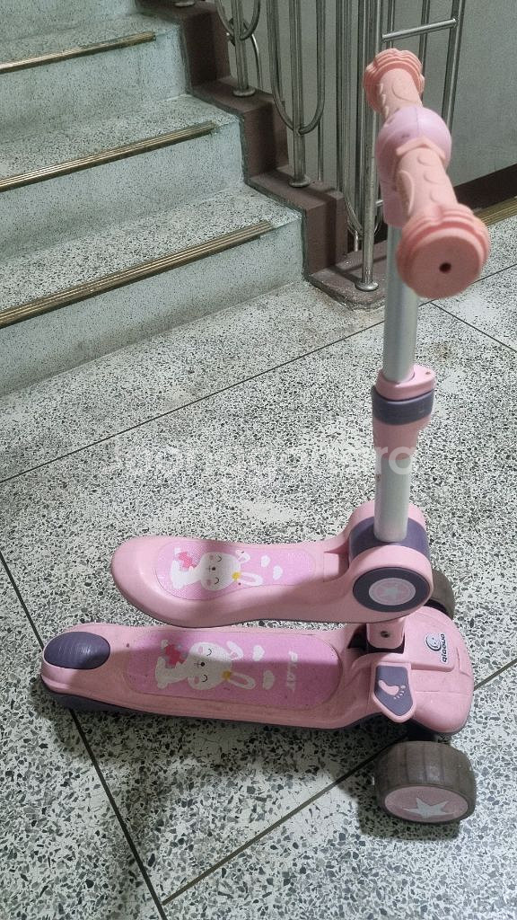 헬로키티 핸디킥 킥보드--1