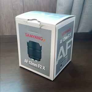 삼양 AF 12mm F.2 X 후지마운트 광각렌즈