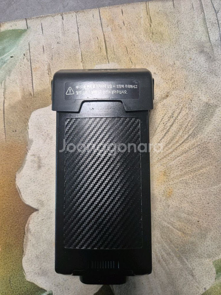 [정품] 쿠쿠 파워클론 무선청소기 배터리 상태좋고 작동잘됩니다--1