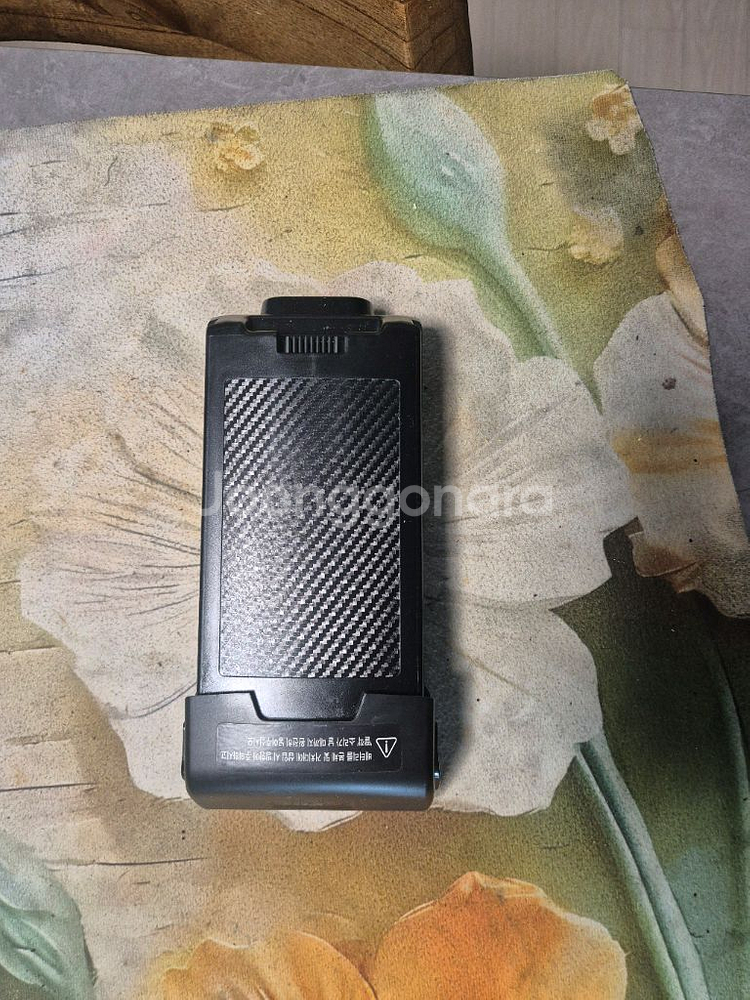 [정품] 쿠쿠 파워클론 무선청소기 배터리 상태좋고 작동잘됩니다--7