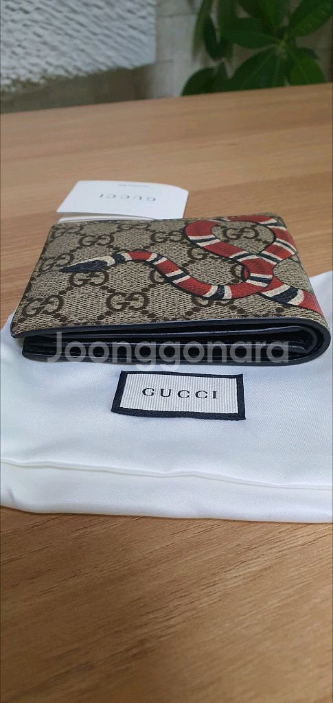 구찌 스네이크 반지갑 정품S급(감정O)프라다루이비통디올고야드샤넬셀린느보테가생로랑버버리발렌시아가--5