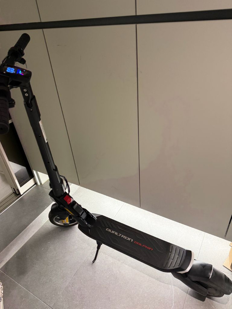 듀얼트론 돌핀 전동킥보드 이미지
