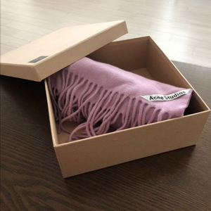 아크네 스튜디오 라일락 머플러(새제품)