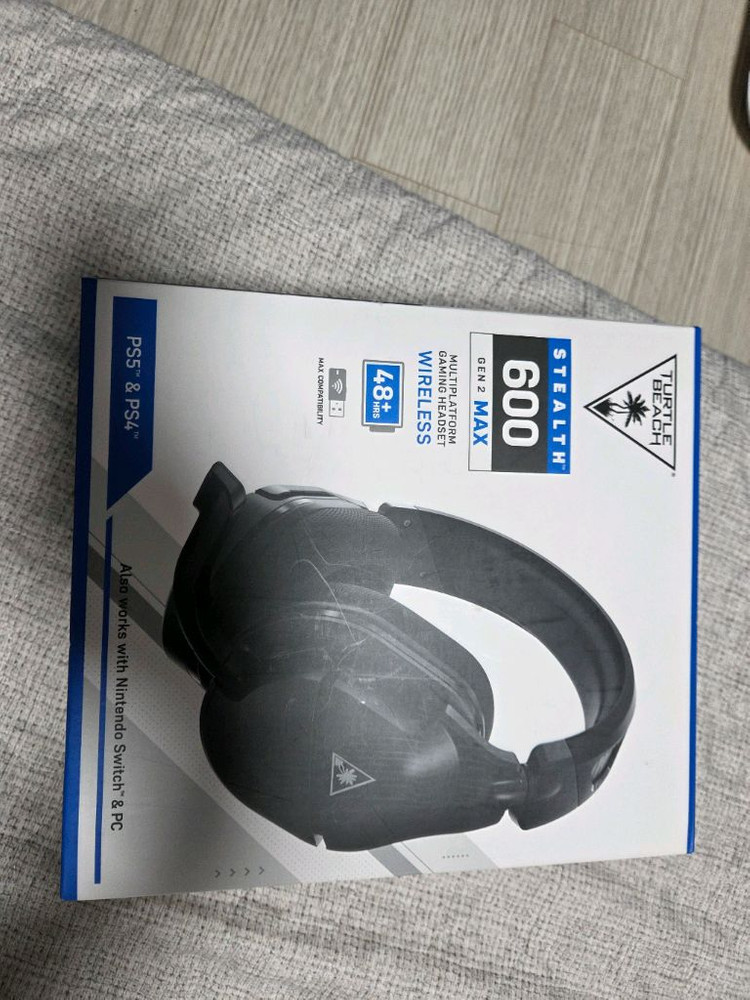 ps5 2테라 본체 및 타이틀 주변기기 일괄팝니다--2