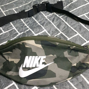 나이키 카모 힙색 웨이스트백 카키