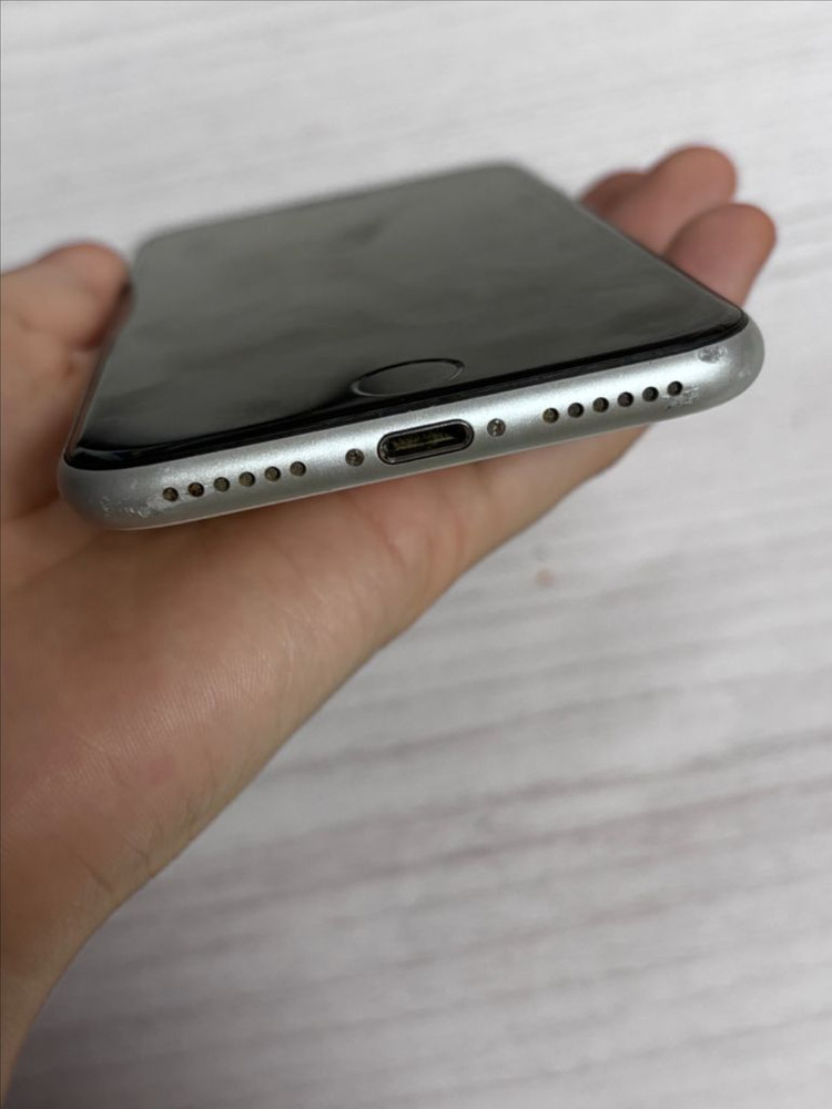 아이폰 SE 2세대--4