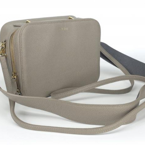 드메리엘 크로스백 이미지