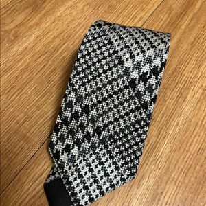 톰포드 하운드투스 패턴 타이