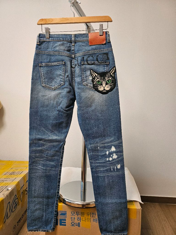 구찌 고양이 자수 데님 진--1
