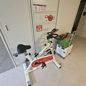 멜킨 스피닝 실내 자전거 판매합니다