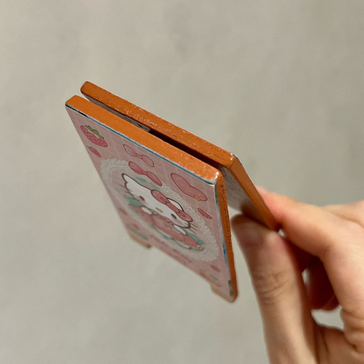 헬로키티 핑크 스탠드 나무 집게 이미지