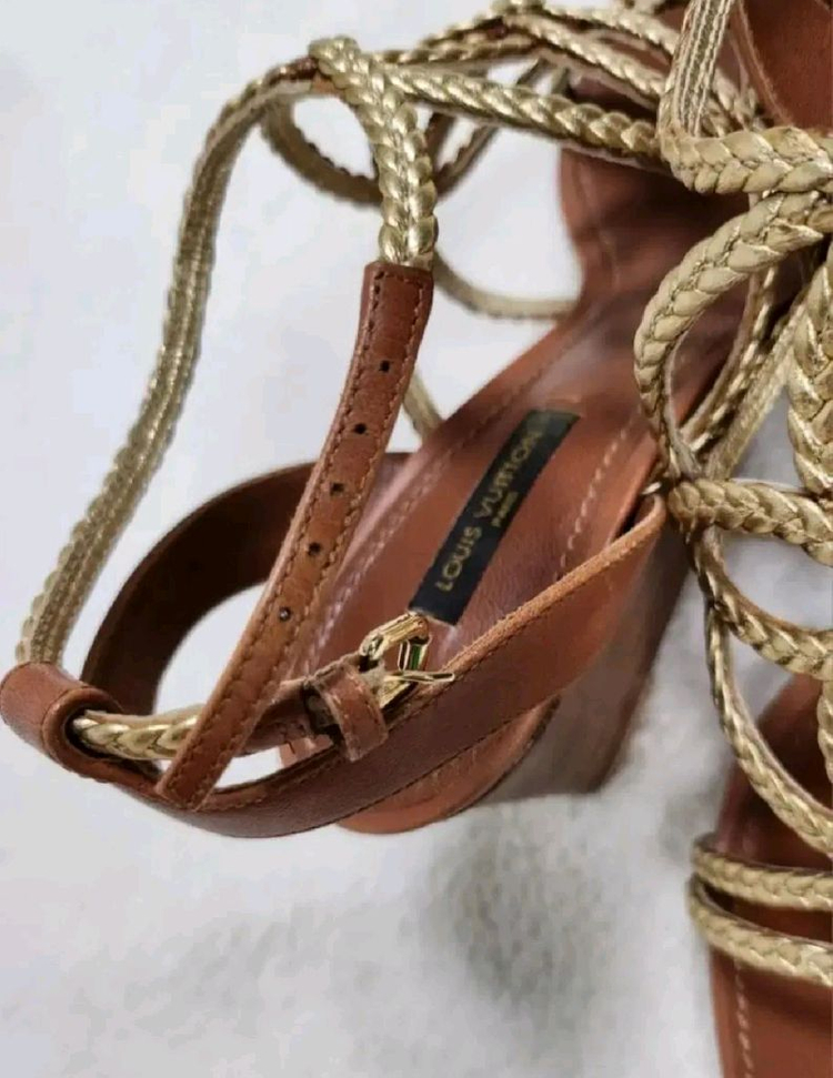 정품 루이비통 로프 로고 웨지샌들38/240굽)--5