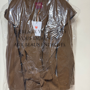 새상품)코스모폴리탄줄라이 예지스 QV 코트 Queen VICTORIA