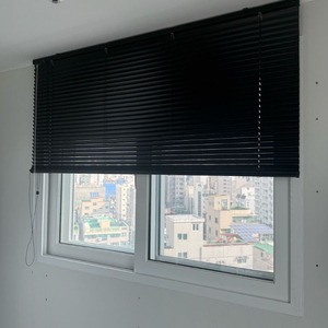 블랙 알루미늄 블라인드 152x127cm