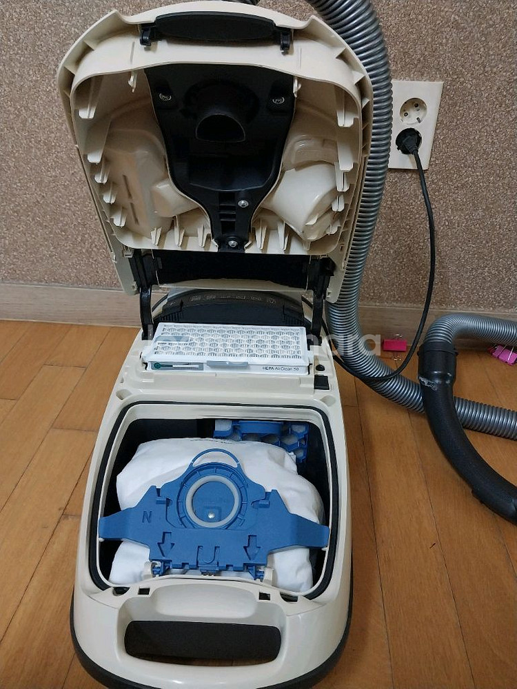 독일산 최강 흡입력 밀레 진공청소기--7