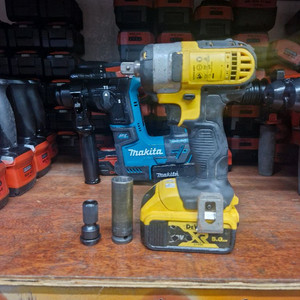 디월트충전임팩렌치 DCF880 배터리포함 아시바렌치 비계렌치