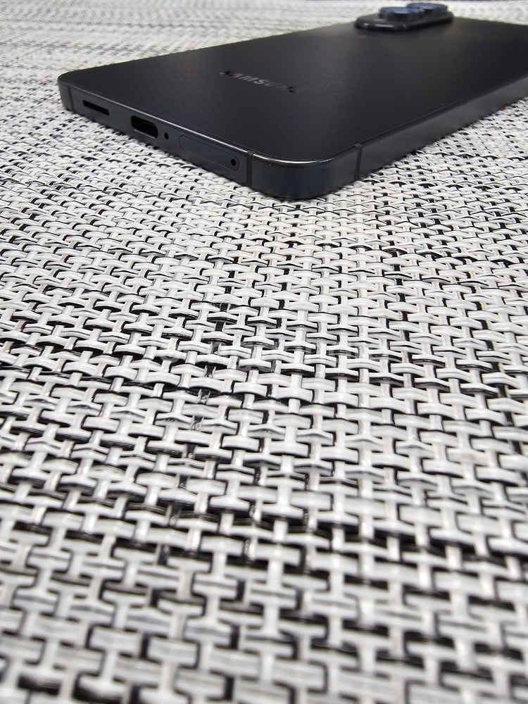 (신폰급) 갤럭시 S25엣지 256G 블랙 25년 10월개통 정상해지공기계 초SSS급 선물용 87만팝니다@--6