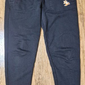 메종키츠네 블랙색상 조거팬츠 XS사이즈