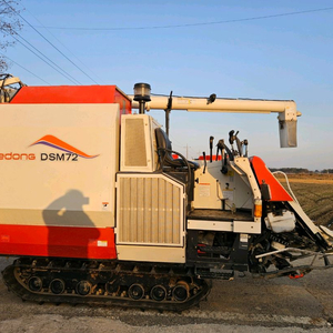 대동 DSM72 농업용 트랙터 콤바인 이미지