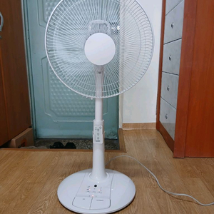 리모컨 플래닛스탠디 형 선풍기 입니다