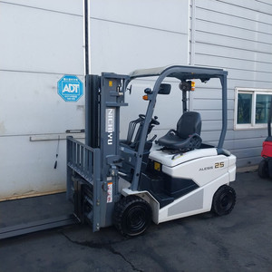 니찌유 전동지게차 2.5톤 사이드쉬프트장착 자동발 장착 2020년식