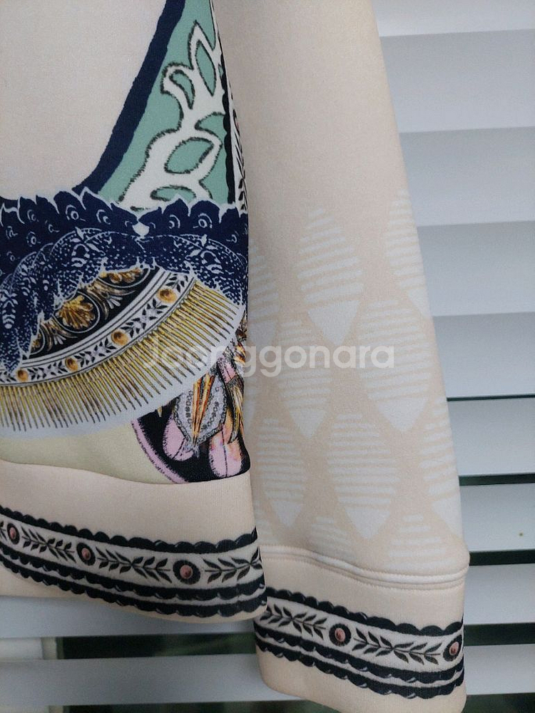 듀엘 세탁 겨울도톰 맨투맨 티셔츠 상태굿--1