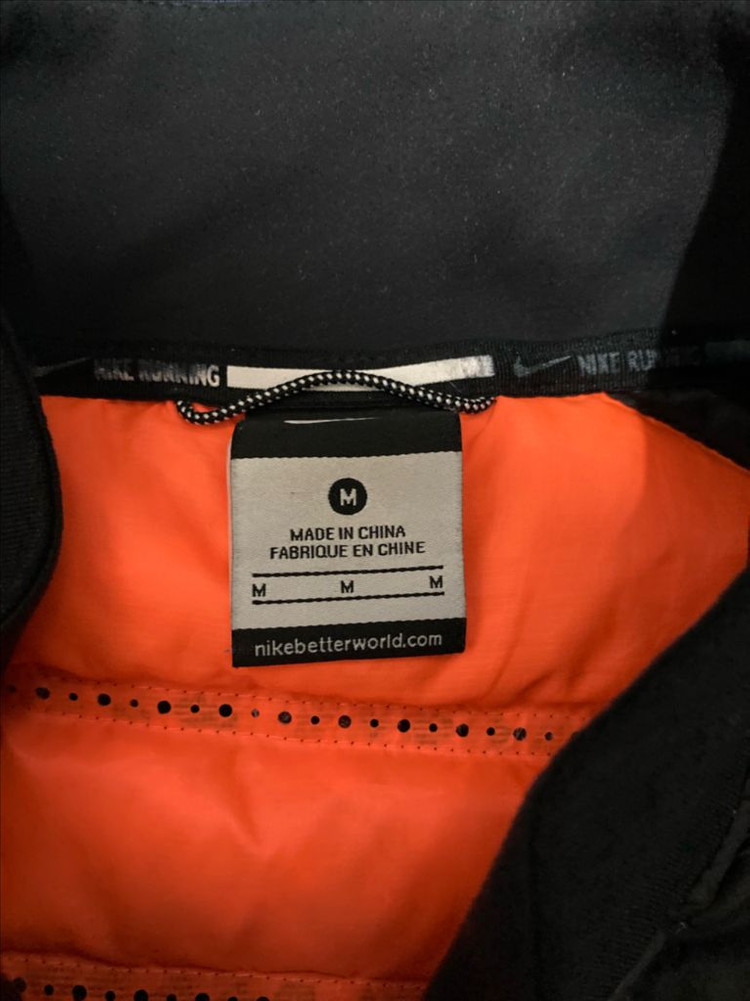 나이키 에어로로프트 하이브리드자켓 m사이즈 팝니다--2