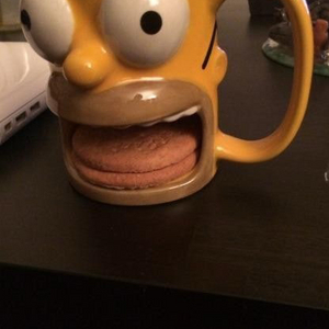 유니버셜 스튜디오 심슨 머그컵 삽니다