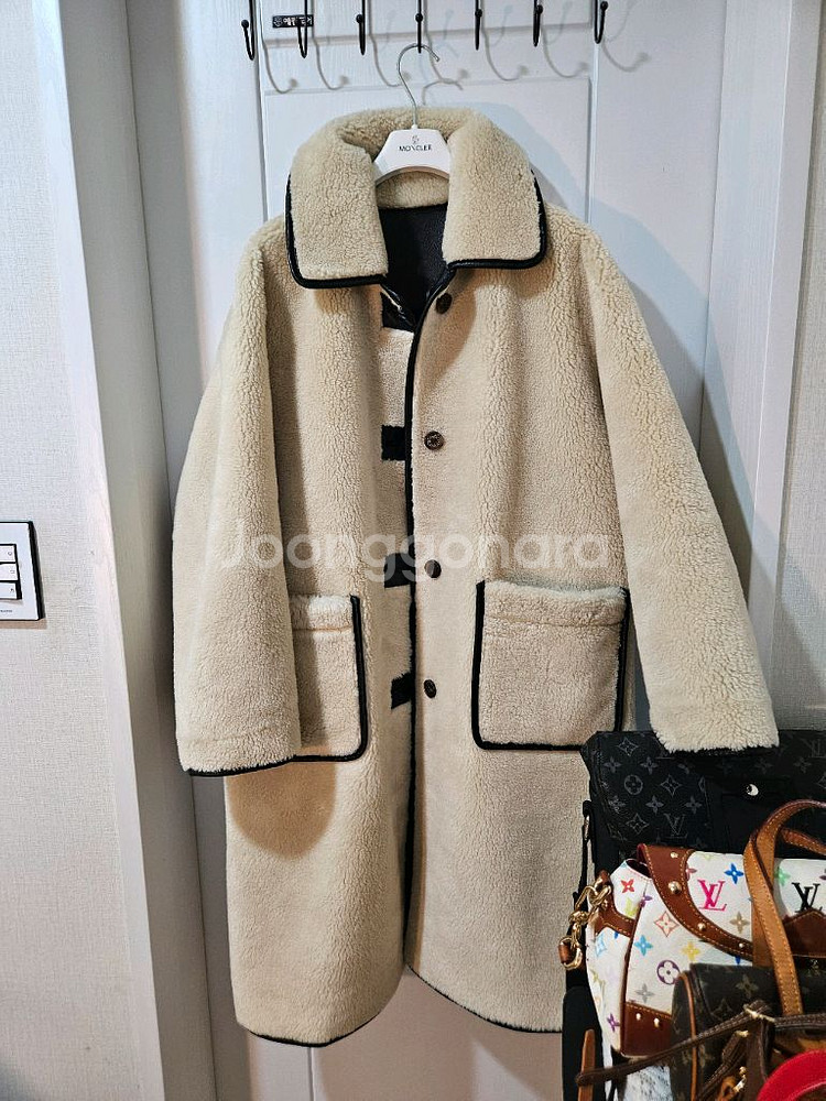 앳코너 양가죽 리버서블 롱코트--5