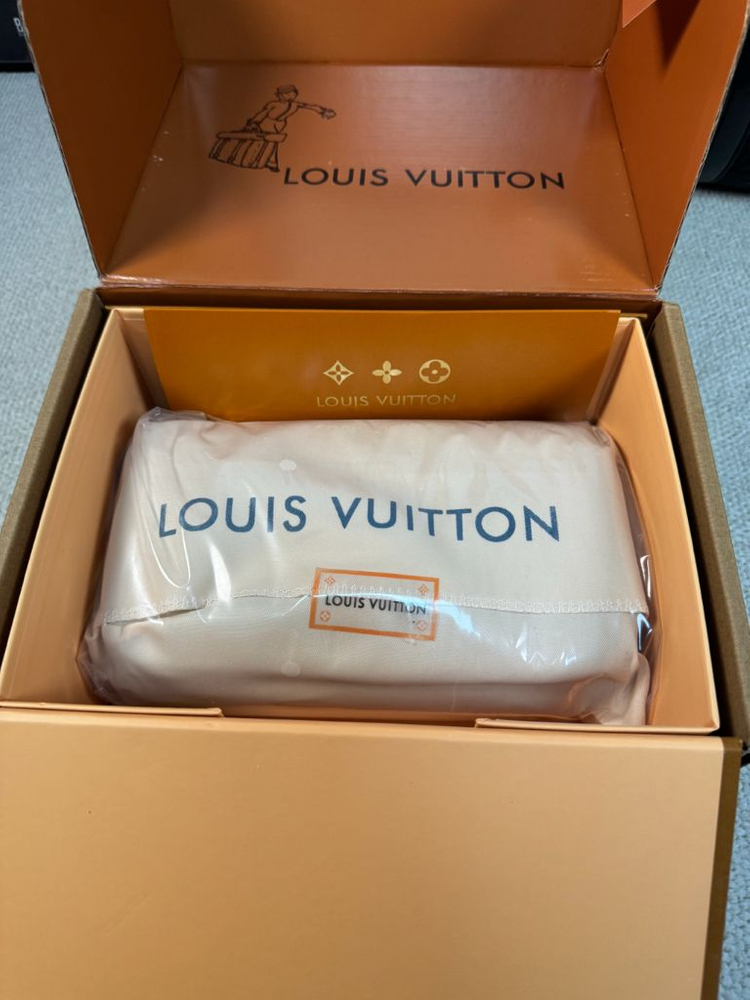 루이비통 포쉐트 메티스 이스트웨스트 모노그램 이미지