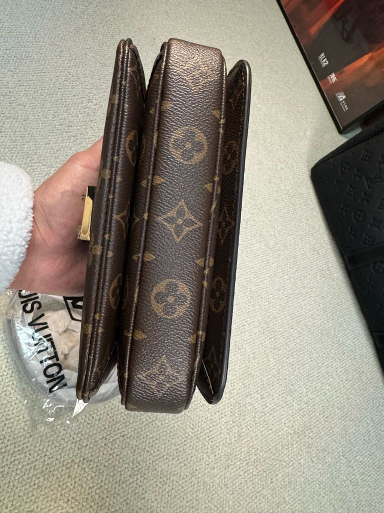 루이비통 포쉐트 메티스 이스트웨스트 모노그램 이미지